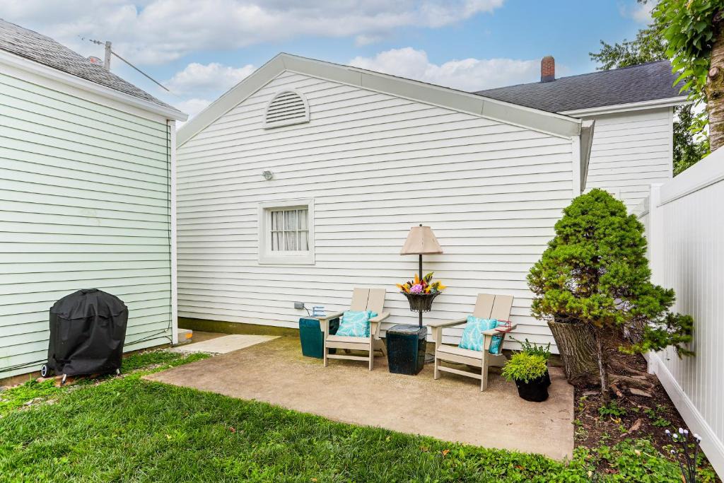 Sandusky House | 1 Mi to Water & Dtwn: Lake Erie Family Getaway
