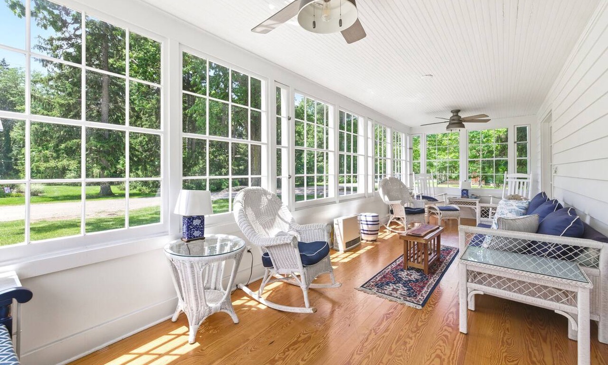 Lakeside Cottage | 2027 NOW OPEN! Lakeside Home Walking Distance To Association Beach!