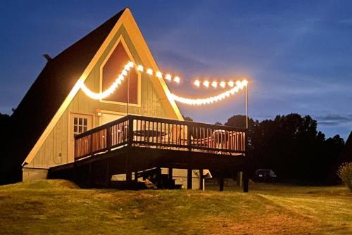 Makanda House | 2BR A-Frame Cabin w Hot Tub Near Wine Trail
