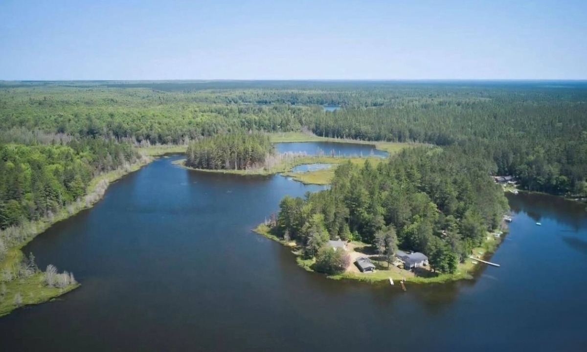 Wetmore House | 3-bedroom lake house minutes from Pictured Rocks boat cruises and Munising!