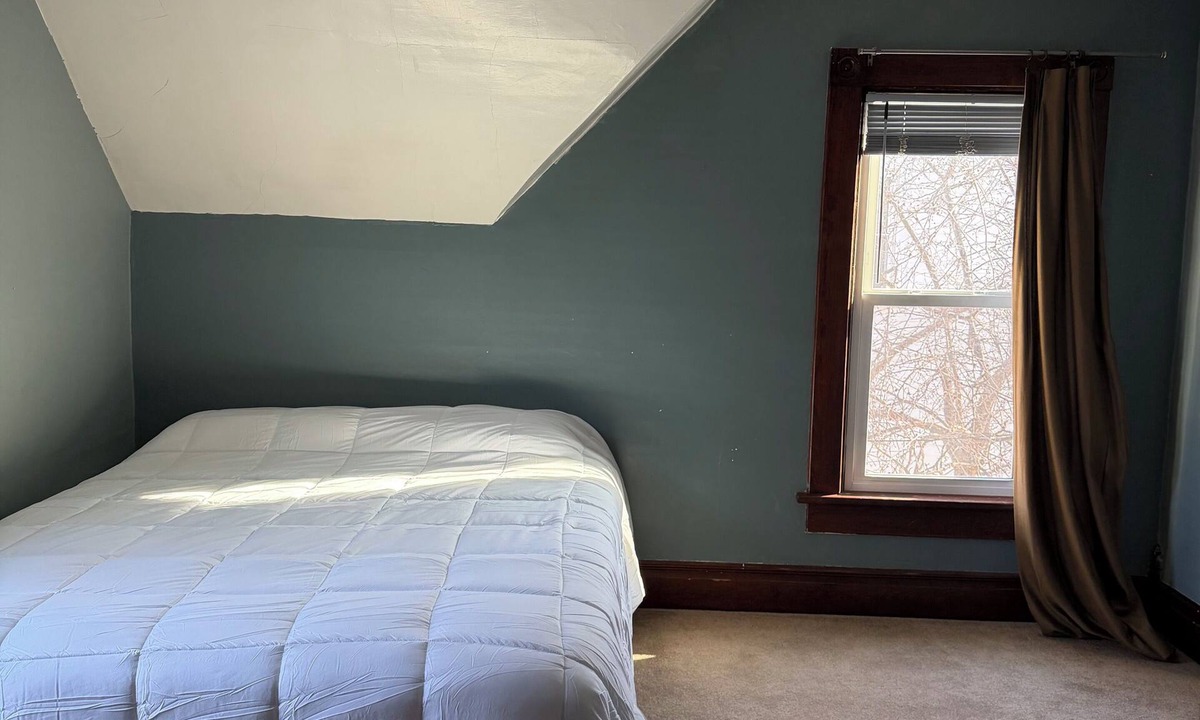 Redgranite House | 4-bedroom house in Redgranite with cool AC for relaxing stay
