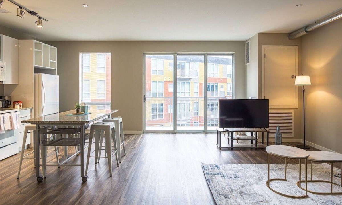 Midtown Apartment | 459P · Luxury Style Dtown | 2 Min to Stadium