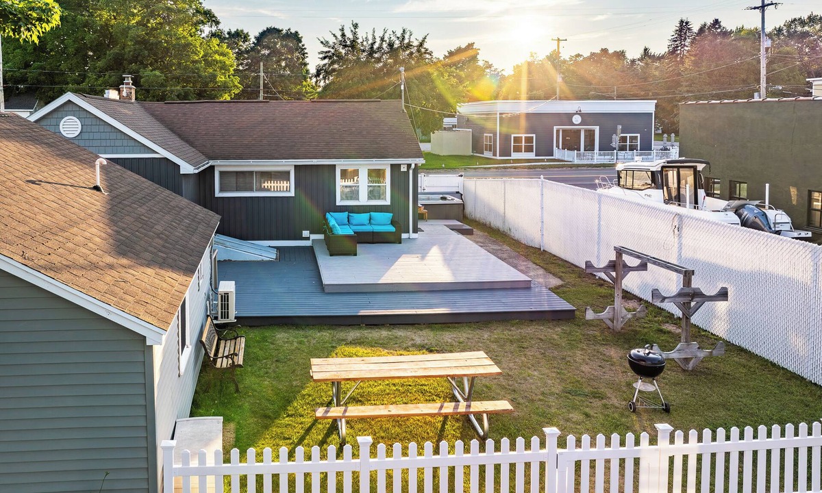 Arcadia Hotel | 5 Bedroom Combo/ARCADIA RESORT/Cabin 7 + 3 Bedroom House/HOT TUB