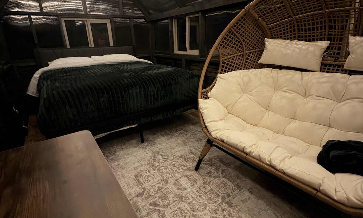 Harris House | 5 Glamping Cottages & Room for Tents! Close to Golf, Casino, & Lake Michigan