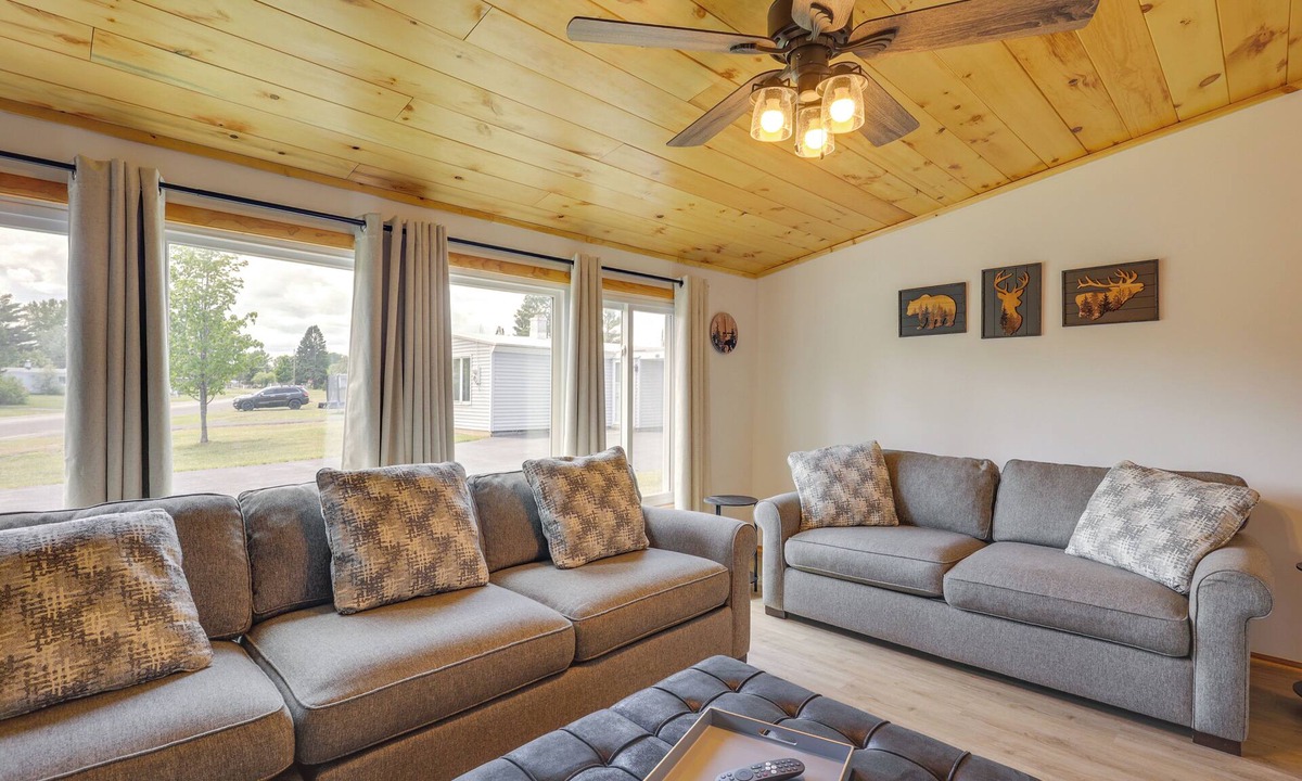 White Pine House | 6 Mi to Lake Superior! All-Season Family Retreat