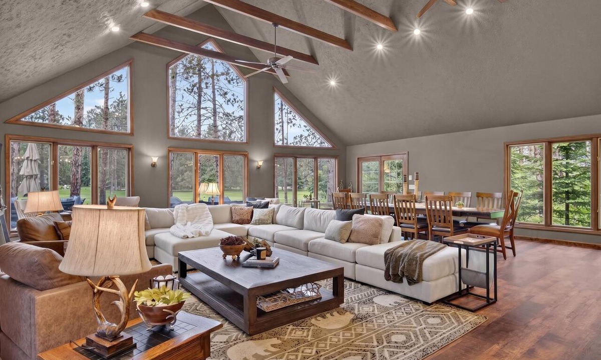 Gaylord Cabin | 6BR Northern Fox Lodge on 17th Hole w/Private Hot Tub & Game Room