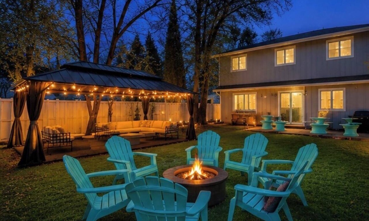 Grand Beach House | 7BR Grand Beach Steps to Private Beach Sleeps 16 2Kitchens+2Living Rooms Hot Tub