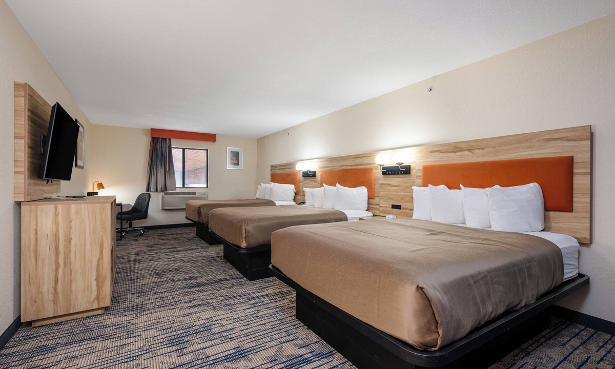 Kalkaska Hotel | All Seasons Resort