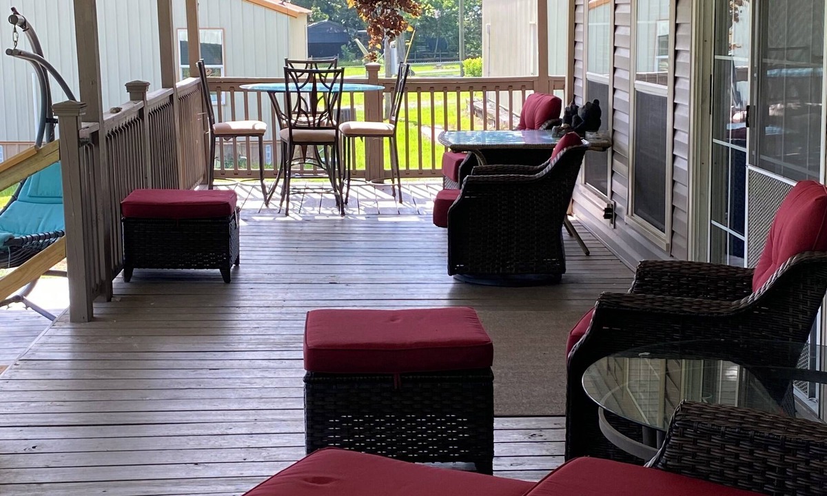 Florien House | AMAZING VIEWS - boathouse private onsite boat launch, wrap around porch