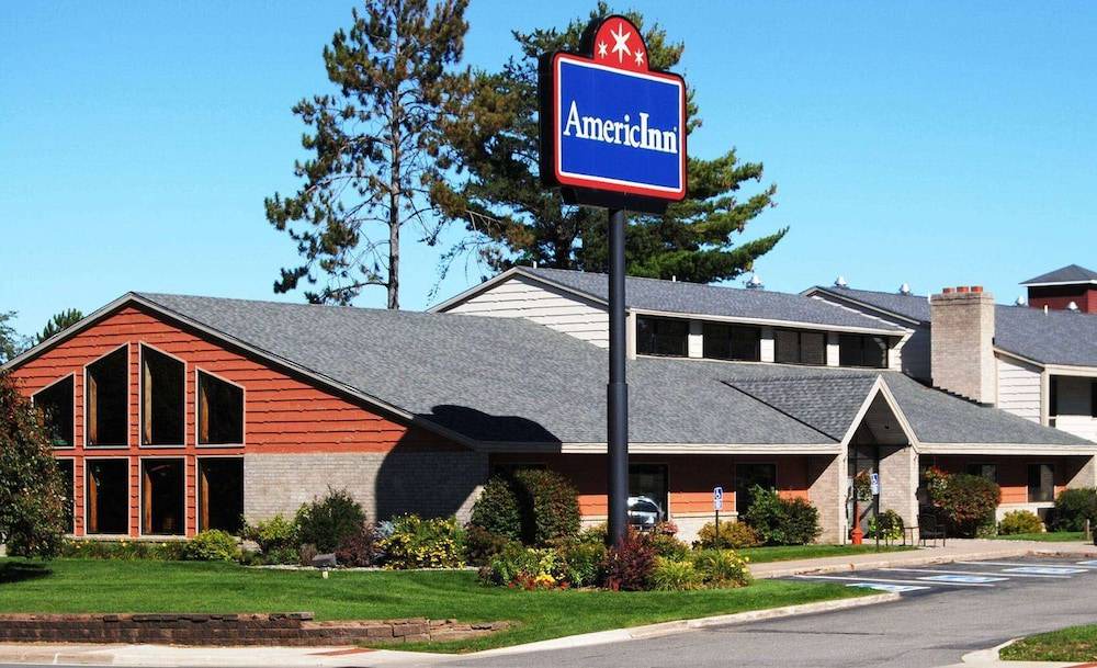 Grand Rapids Hotel | AmericInn by Wyndham Grand Rapids