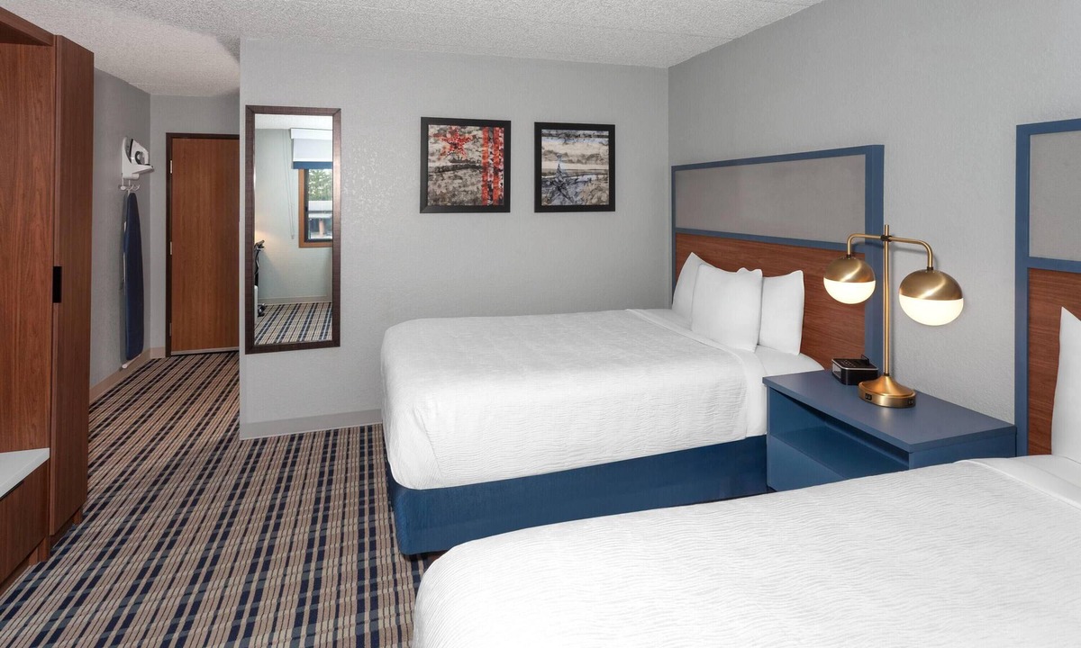 Plymouth Hotel | AmericInn by Wyndham Plymouth
