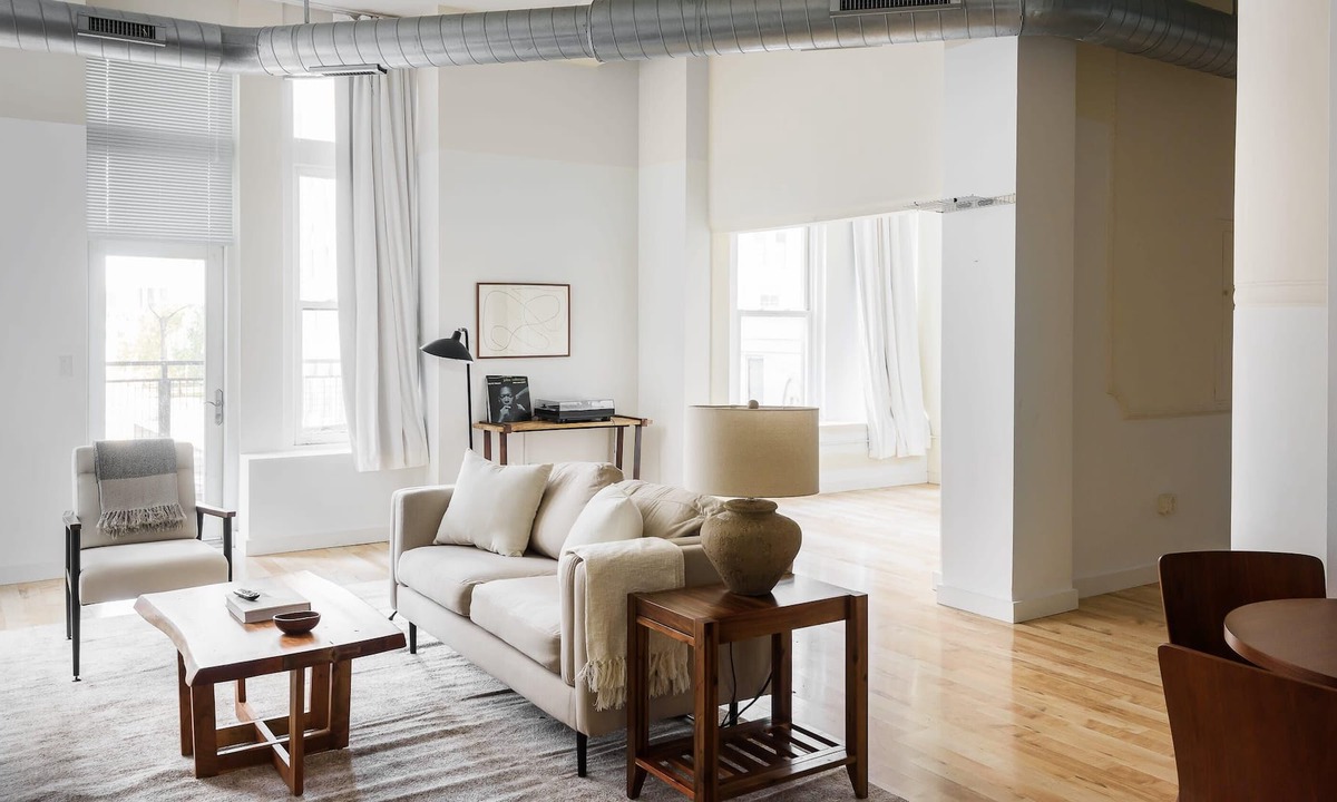 Downtown St. Louis Apartment | Arch, Dome, Dtown | Artsy Loft + Rooftop | Zencity