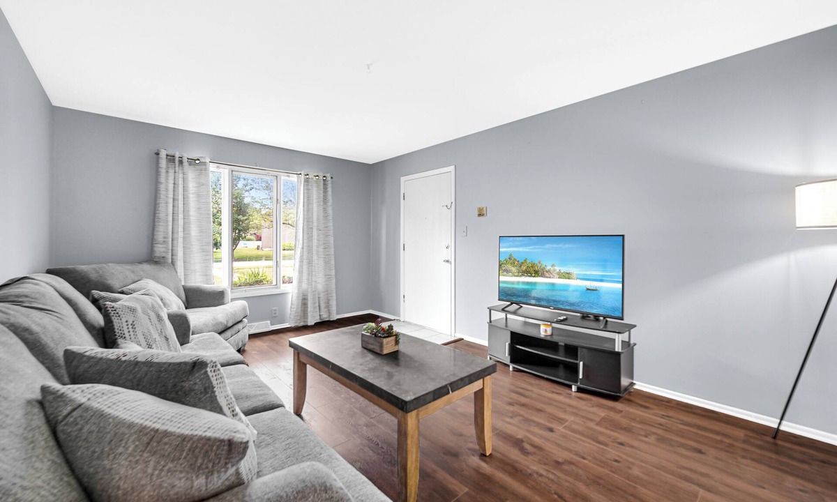 Munster Apartment | AVAIL 12/19 - 2BR CONDO by Shops Hospitals & Chicago