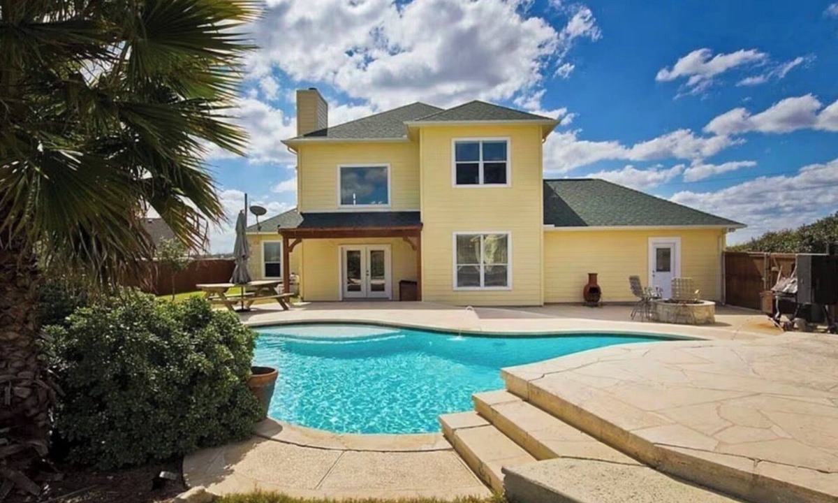 Buda House | Backyard Oasis in Buda