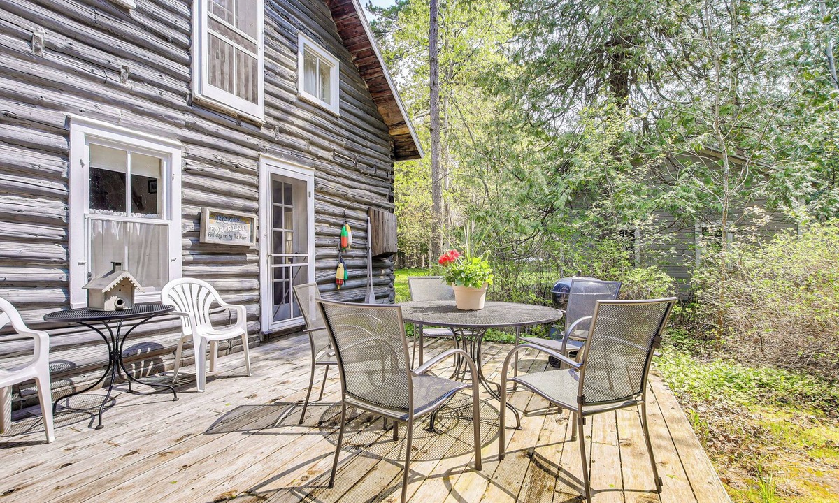 Baileys Harbor Cottage | Baileys Harbor Cottage w/Dock: Steps to Lake!
