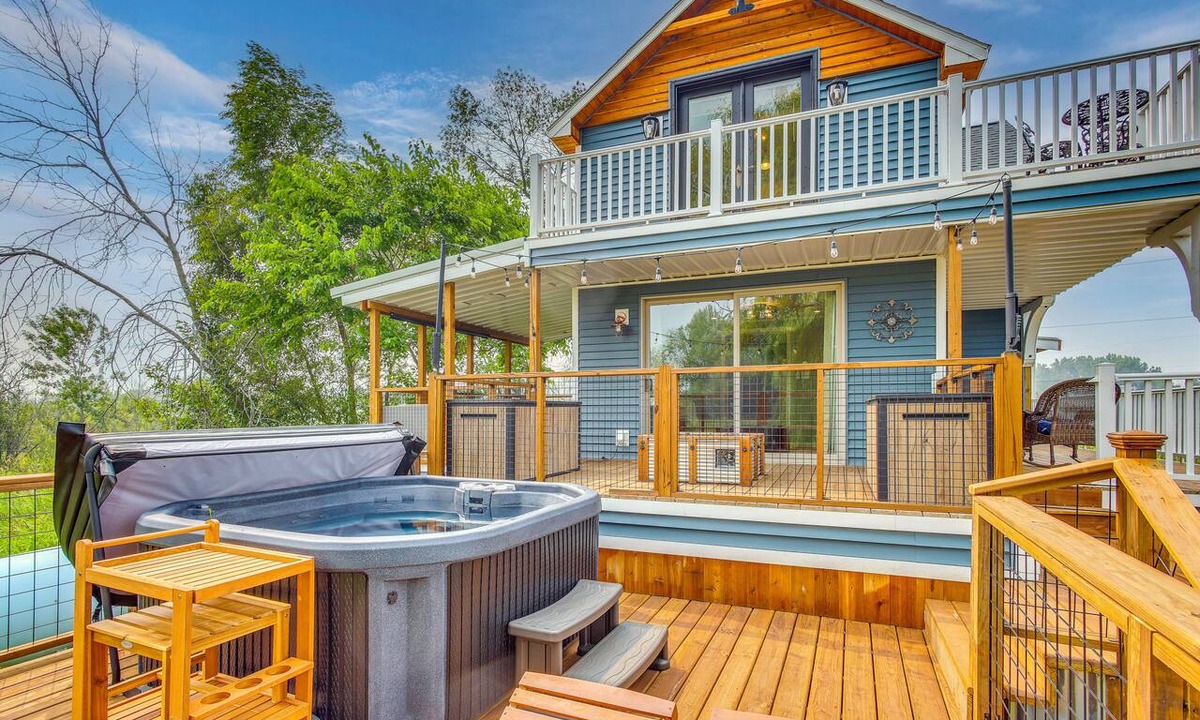 Oconto House | Bayfront Home! Dock, Deck, Hot Tub, & Fire Pit