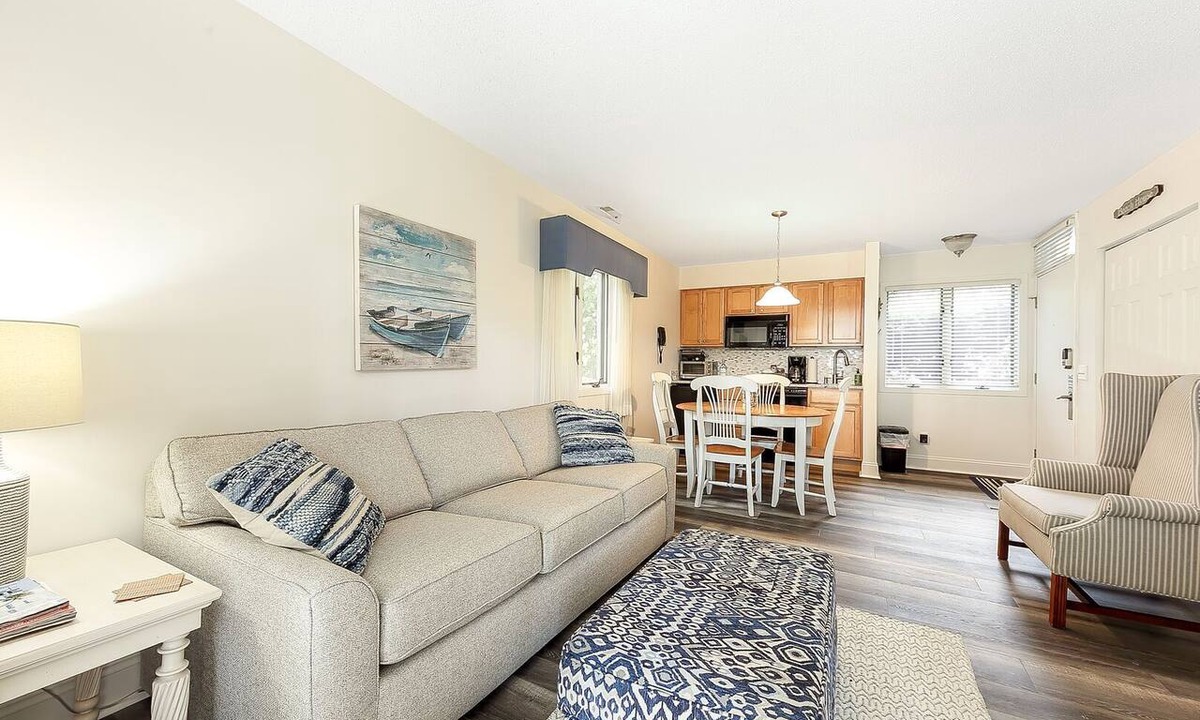 Acme Condo | 🏖️ Bayfront Shores Condo | Private Beach Sunset Views ➠ 5682