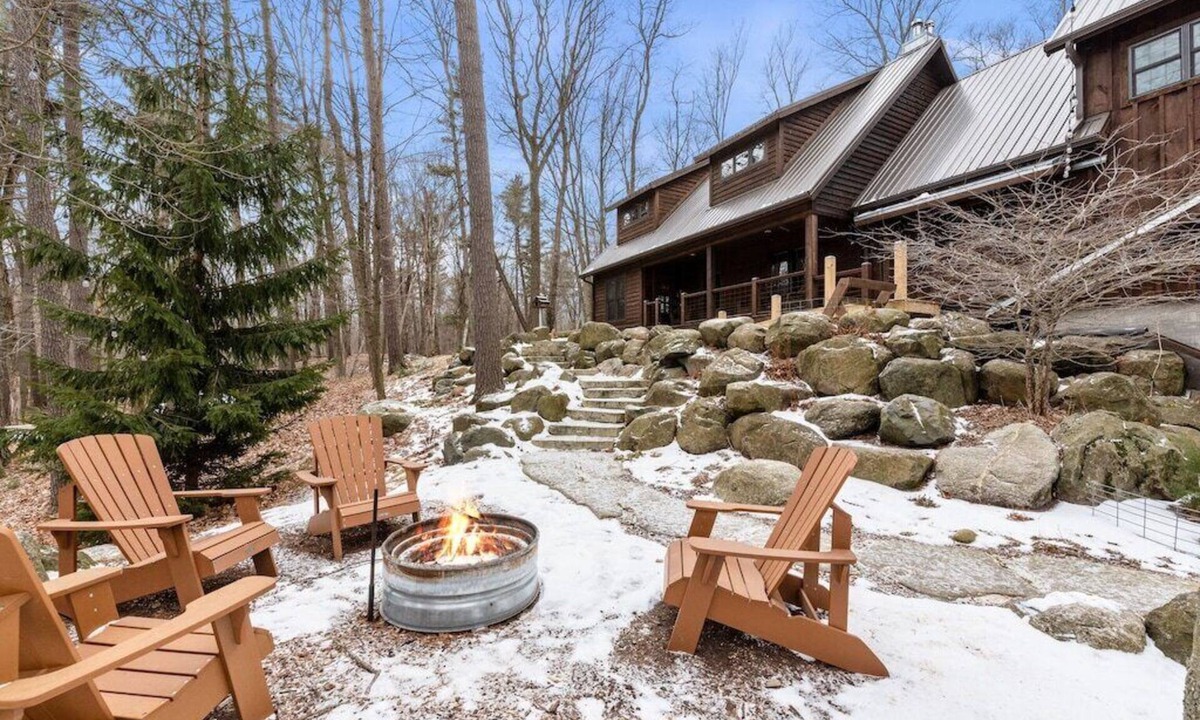 Oostburg Cabin | Beach Access near Kohler-Andrae