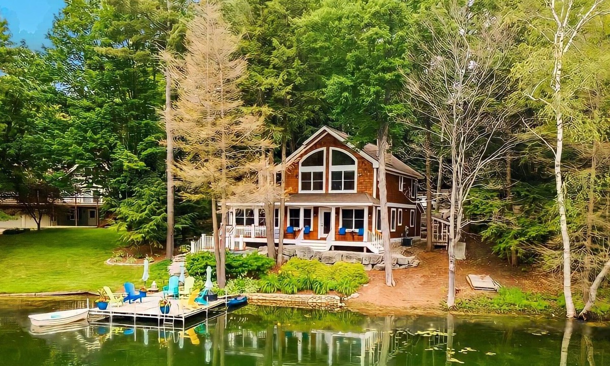 Gaylord Cabin | Bear’s Den Lakefront Cabin with Hot Tub and Views