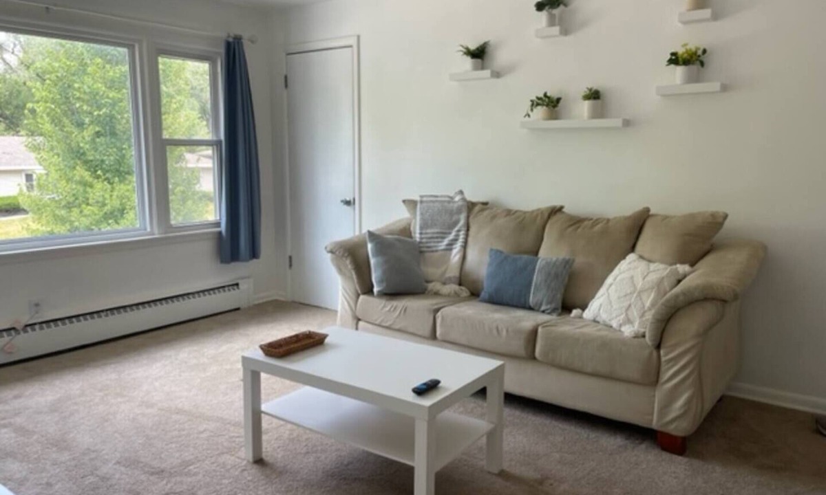 Monona Apartment | Beautiful 2-Bedroom Apartment in Madison