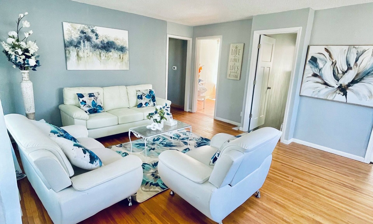 St. Paul House | Beautiful 4 bedrooms House across from 3M company