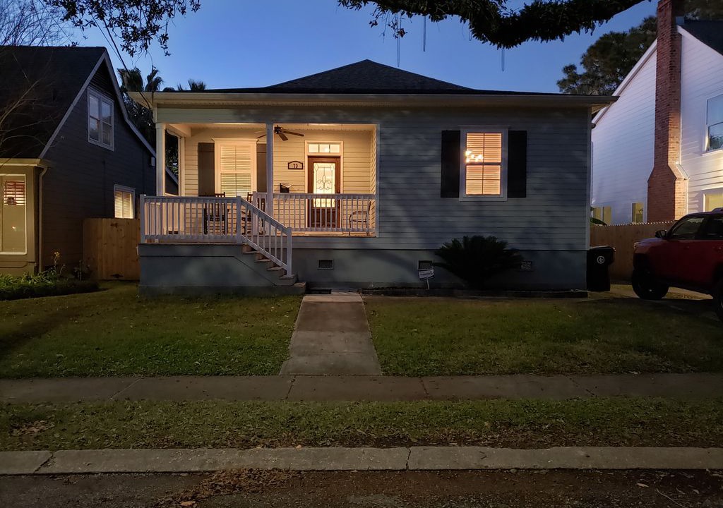 Navarre House | Beautiful Family Home Across From City Park