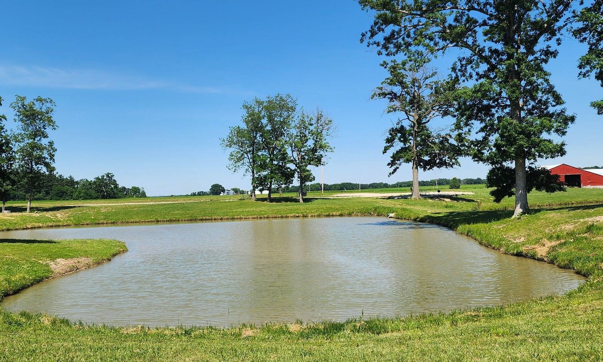 Lakewood RV Rental | BEAUTIFUL LAKE SHELBYVILLE CAMPING SITE ALONG SIDE STOCKED FISHING PONDS SITE #2