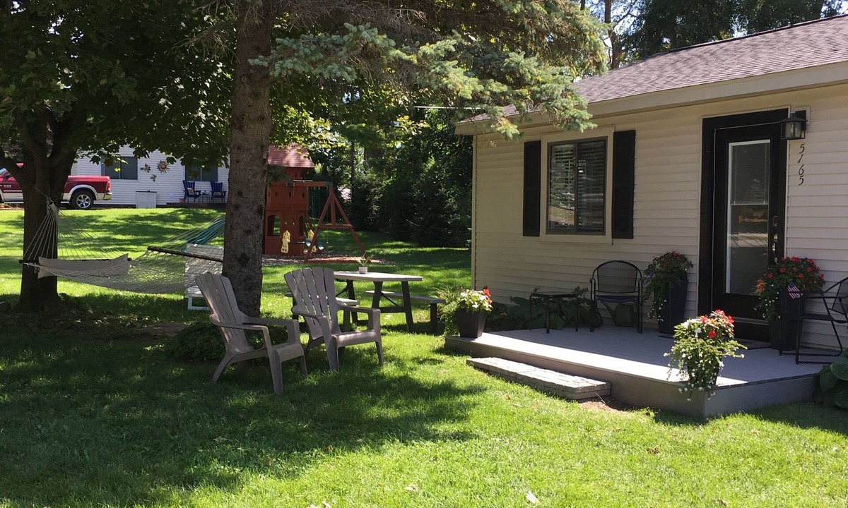 Traverse City Cottage | Beautiful Silver Lake Cottage/Boat, Swim, Relax, Sightsee/Great Location