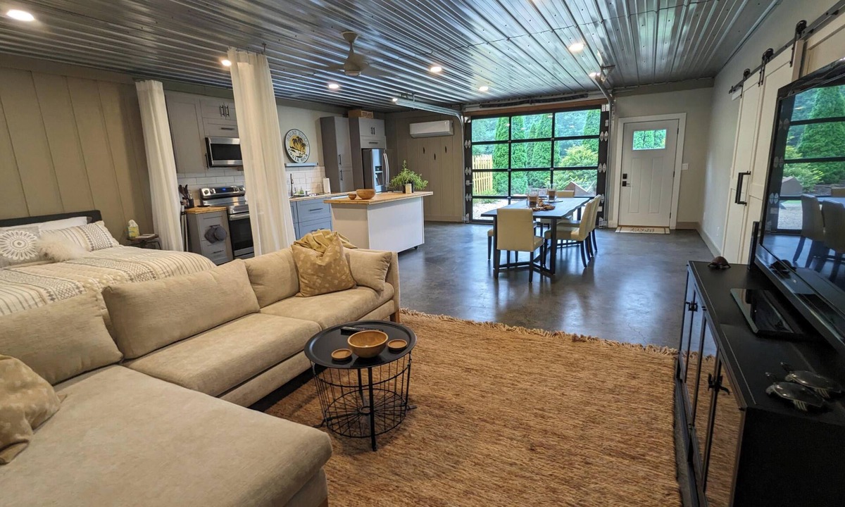 Shorewood-Tower Hills-Harbert House | Beautifully renovated studio w/fire pit close to beach