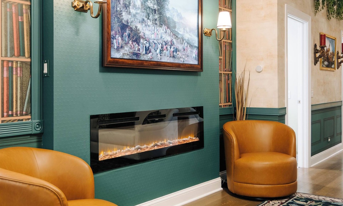 North Center Apartment | Berenice - The Grand Vic: Large 5BD/3BA Home (+Garage)