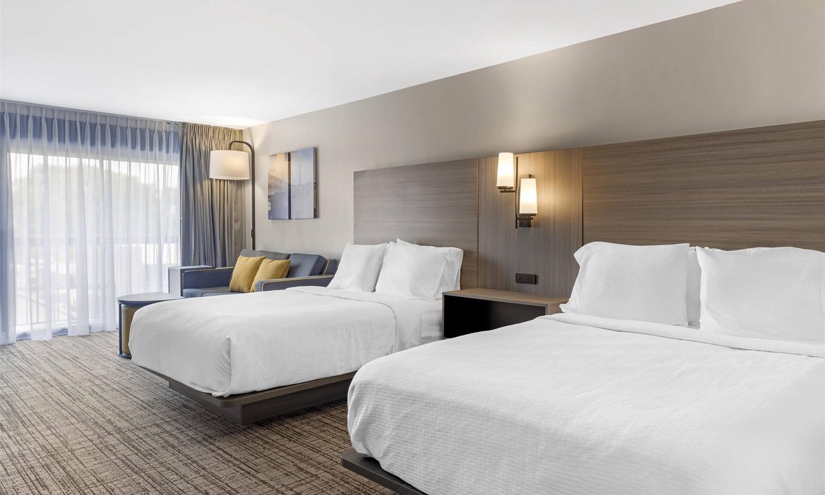 West Dundee Hotel | Best Western Plus Elgin - Chicago