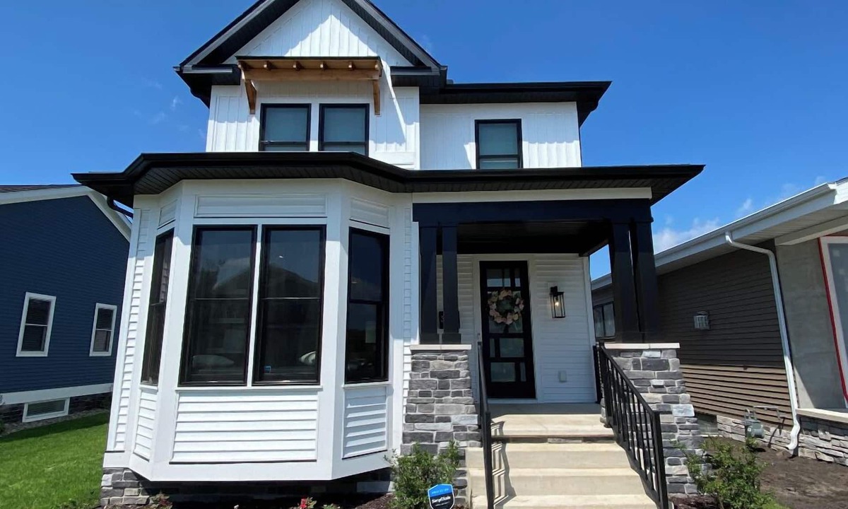 Northeast South Bend House | Brand New Family Friendly Gameday Home! Walk to ND