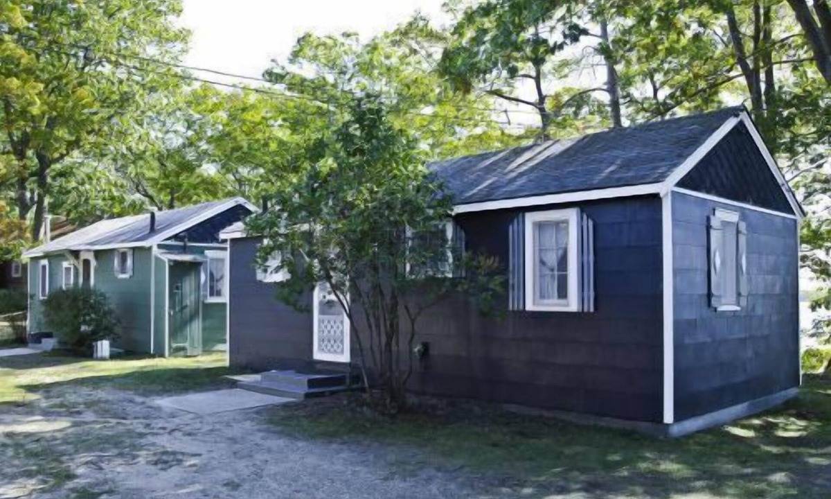 Carp Lake Cabin | Cabin #2 - M Den