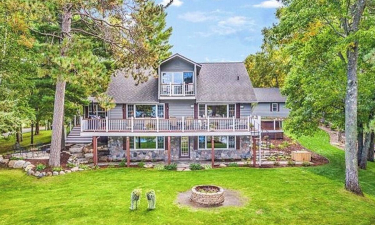 Crosslake House | Cape Cod w/425' AMAZING White Fish Ch. Shoreline, SANDY BEACH & MORE Lic #001958