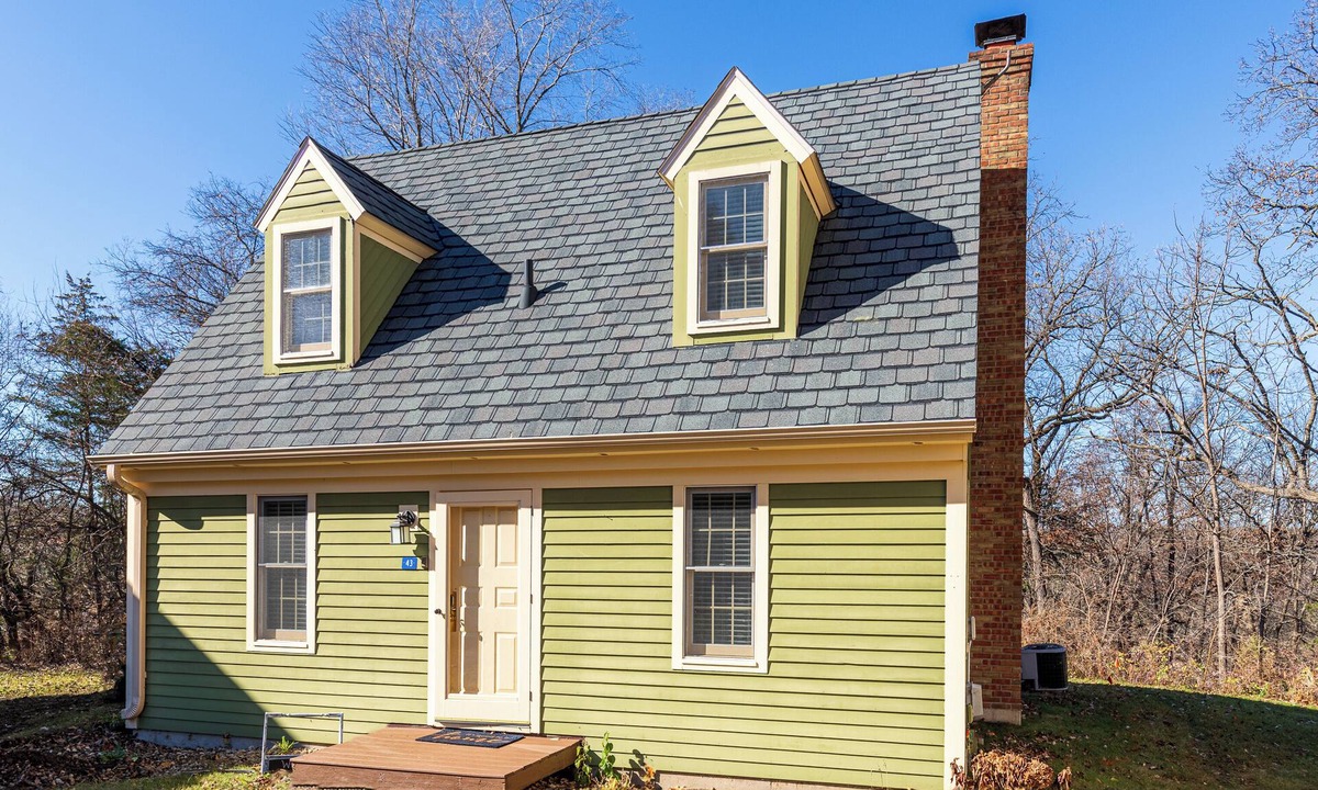 The Galena Territory Cottage | Carol's Cottage | Galena Territory Vacation Rental | Fireplace | Dog-Friendly
