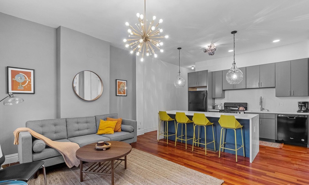 Tower Grove East House | Centrally Located 2 BR w/Workout Area & Private Parking