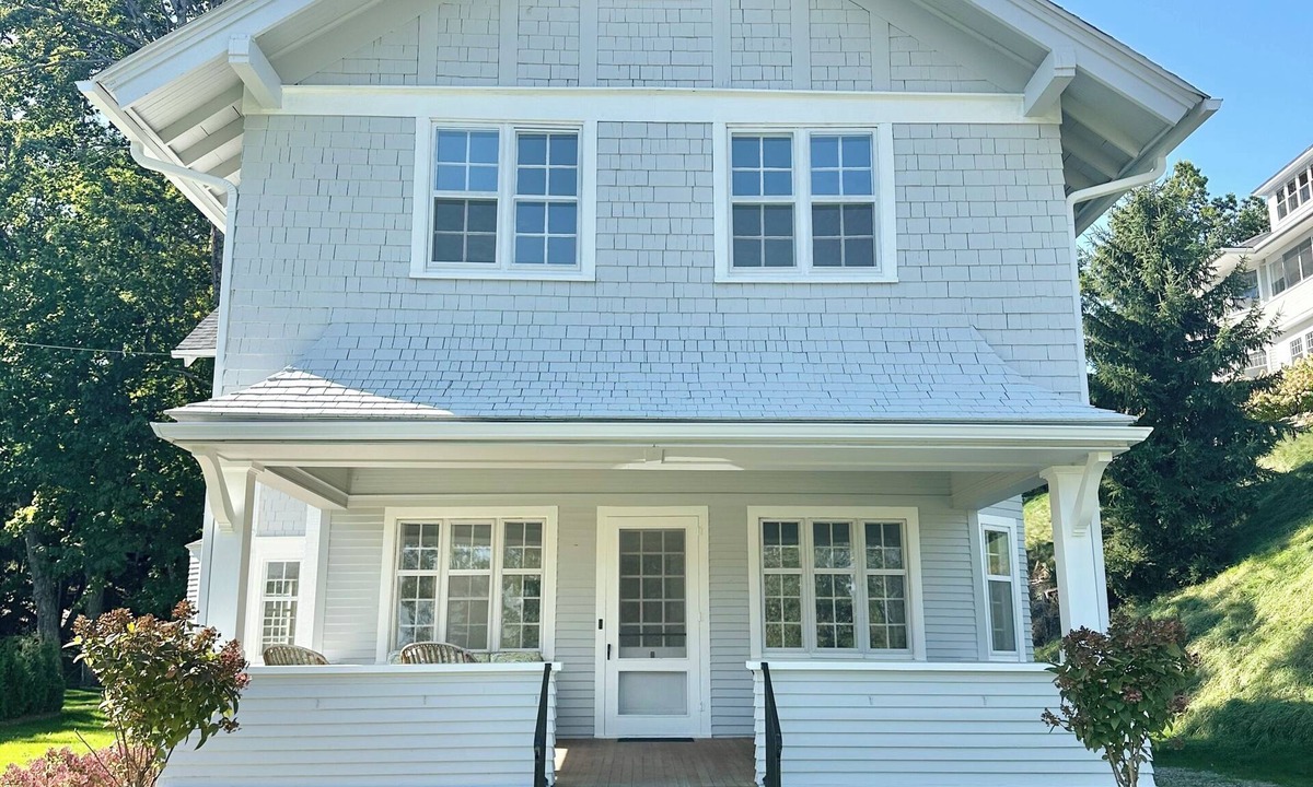 Harbor Springs House | Charming 4-bedroom house in downtown Harbor Springs with water views and AC