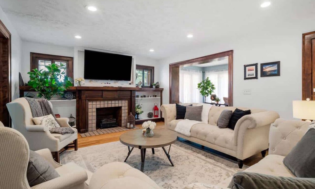 Cleveland House | Charming Cleveland Home