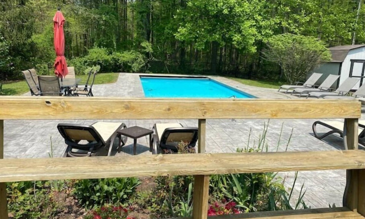 Harbert House | Cherry Beach Pool House