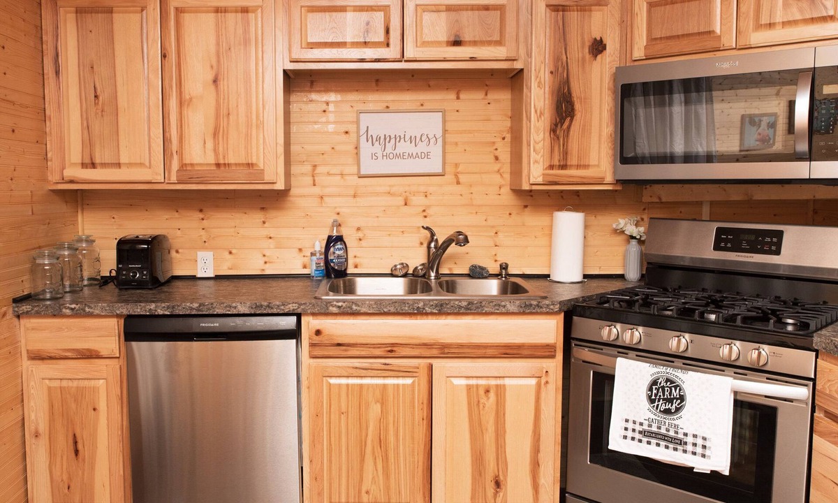Paducah Cabin | Coaches' Cabin at Ramp 11 Retreat by Concord Sun