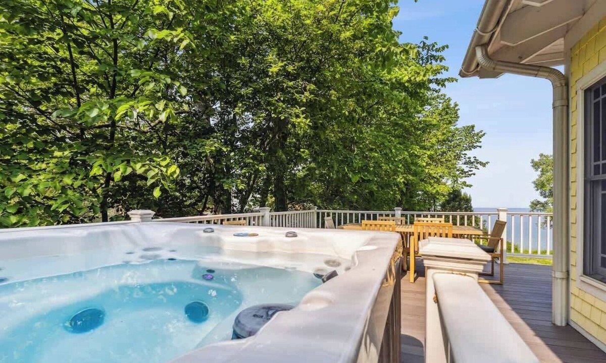 Stevensville House | Coastal Living, Hot Tub, Firepit & Lakeside Deck