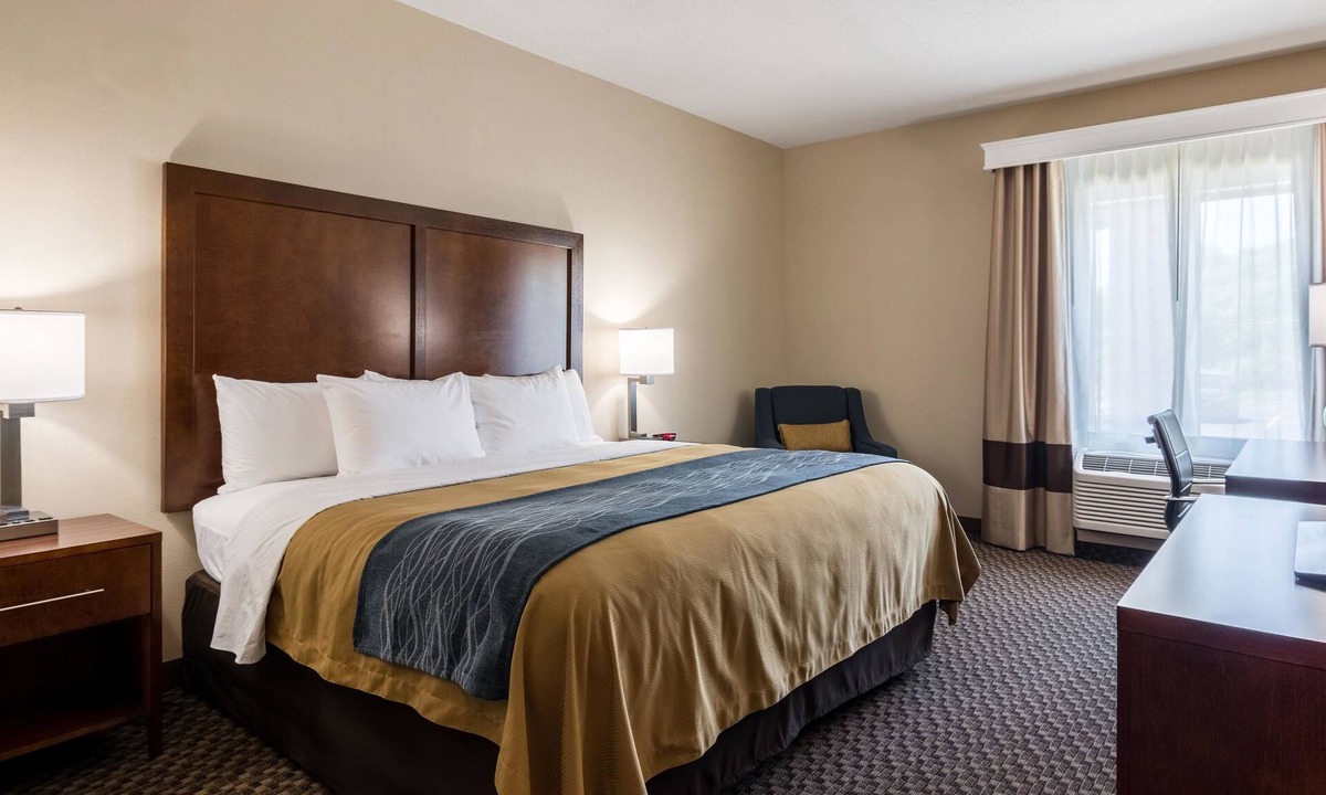 Mitchell Hotel | Comfort Inn Edwardsville - St. Louis
