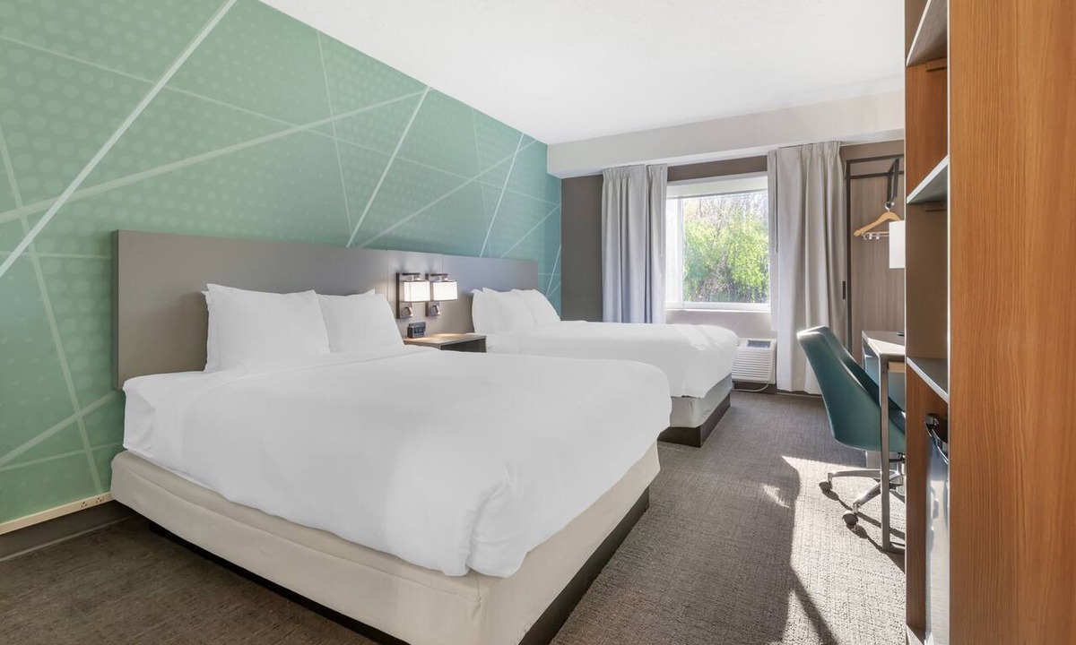 Beaver Dam Hotel | Comfort Inn & Suites Beaver Dam