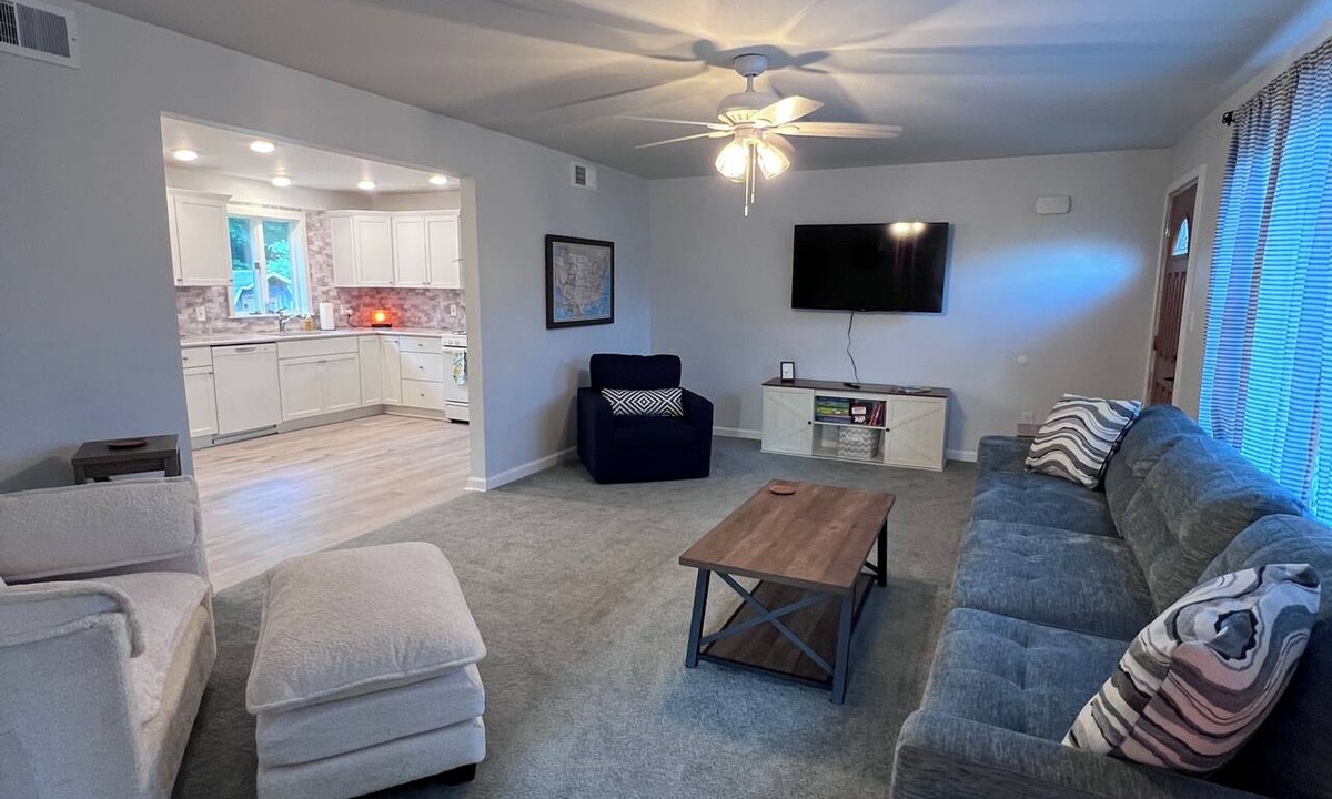 Wheeler House | Comfy 3 bedroom, family ranch neighboring the Indiana Dunes