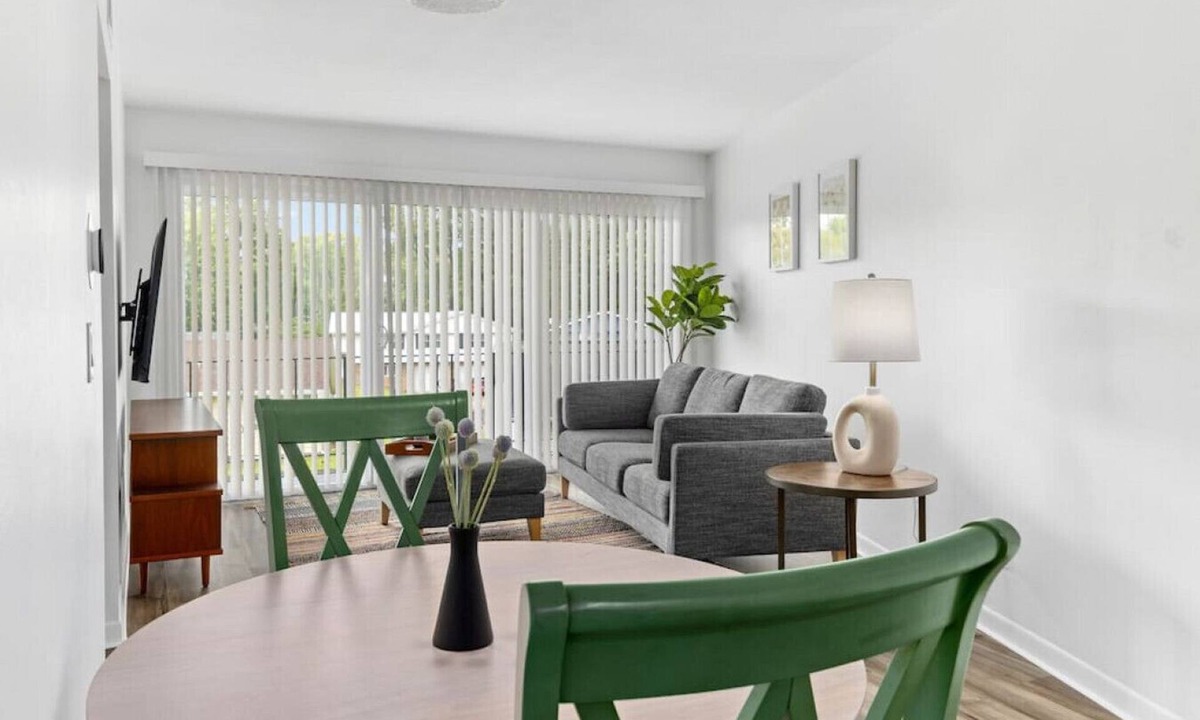 Orange Prairie Apartment | Concord B4 · Slice of the Good Life: Concord B4