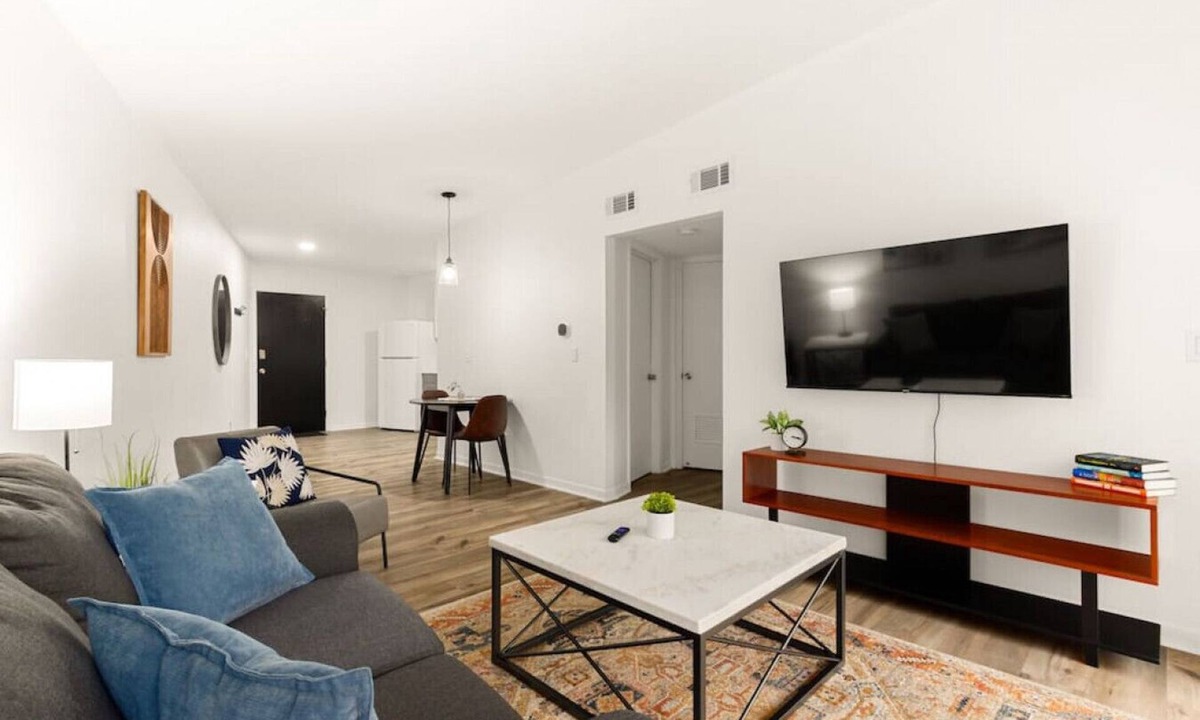 Orange Prairie Apartment | Concord C7 · Slice of the Good Life: Concord C7