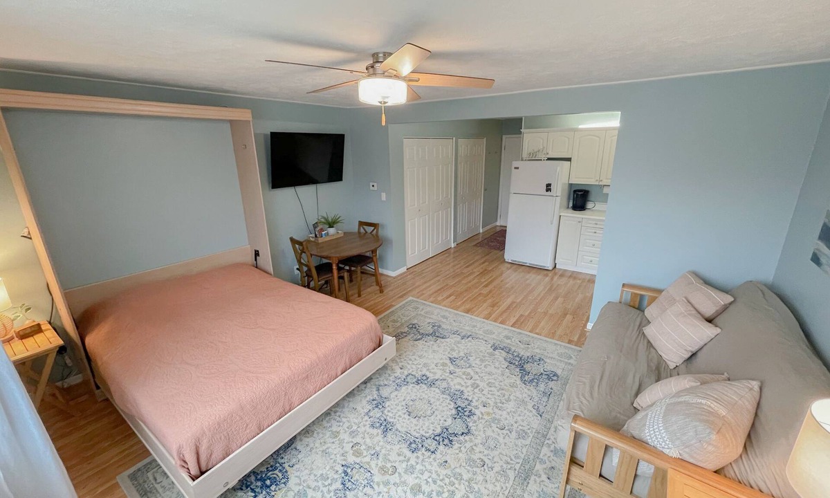 South Haven Condo | Condo on Lake Michigan Shoreline w/Private Beach