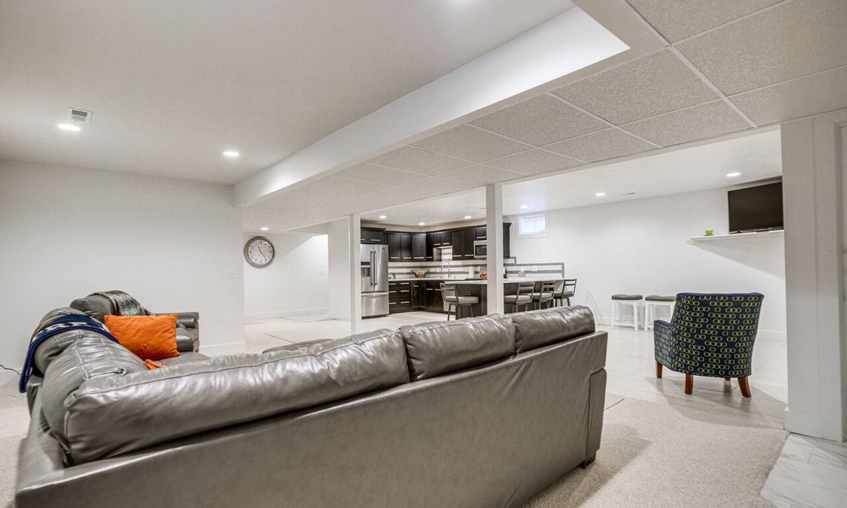 Northeast South Bend Apartment | Convenient North Bend Apt: Half-Mi to Notre Dame!