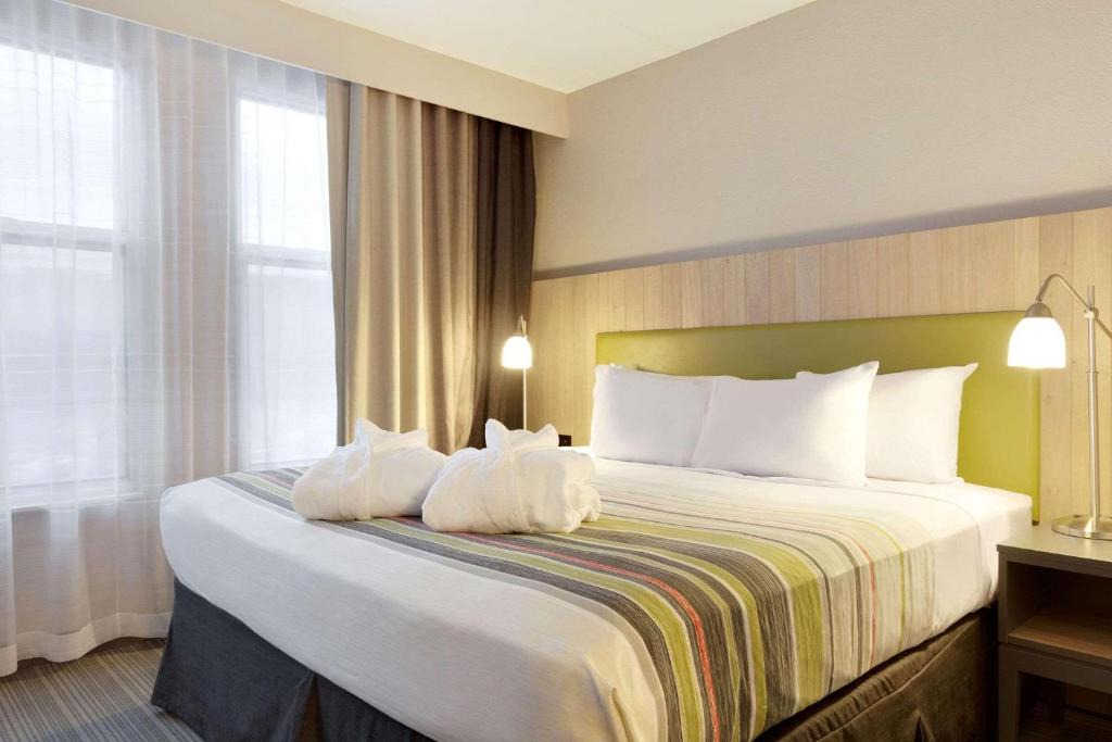 South Loop Hotel | Country Inn & Suites by Radisson, Bloomington at Mall of America
