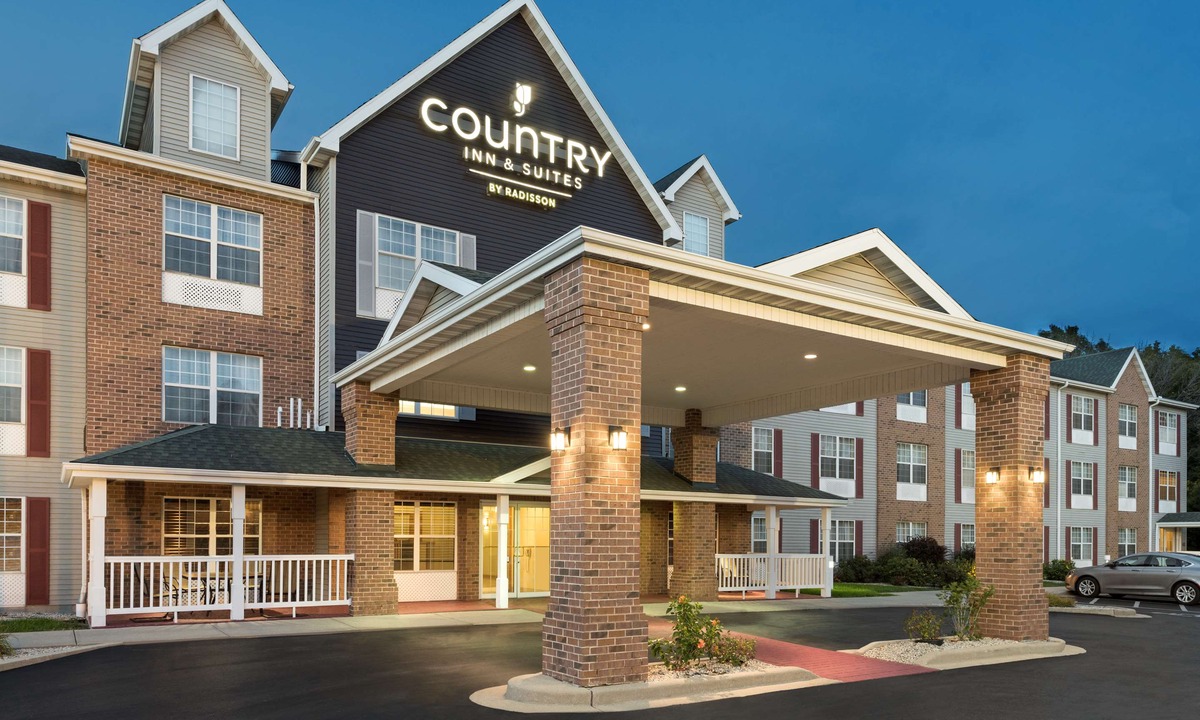Milwaukee Hotel | Country Inn & Suites by Radisson, Milwaukee Airport, WI